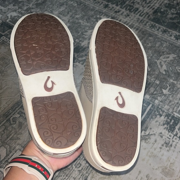 Olukai women’s Pehuea Casual Slip-On Shoes in tan size 7 - Picture 10 of 10